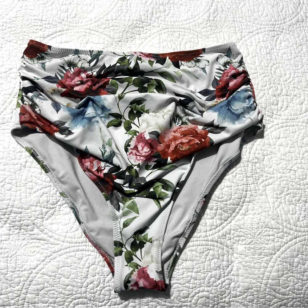 Cupshe floral high waisted bikini bottoms size L
